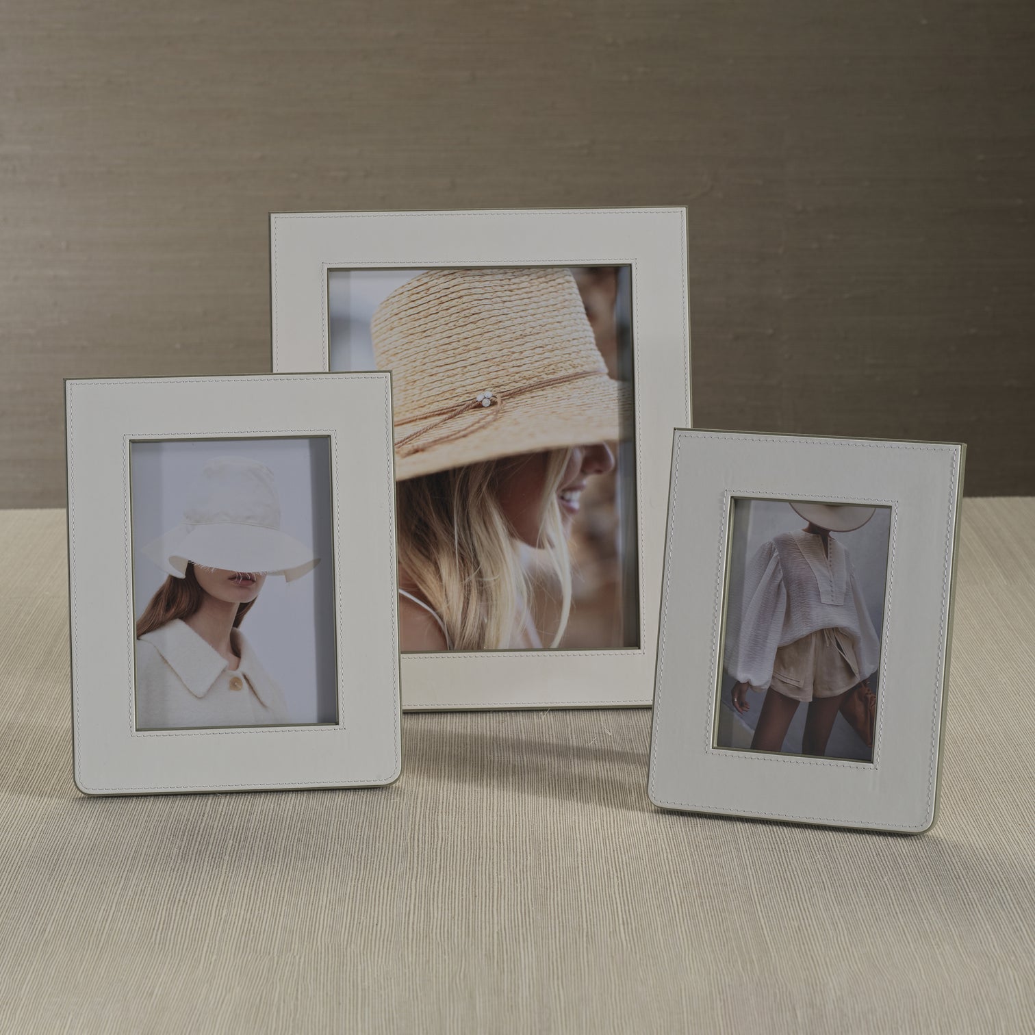 White and Gray Nappa Leather Photo Frame